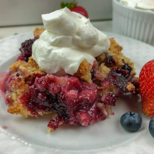 Classic Berry Cobbler – Must Love Home