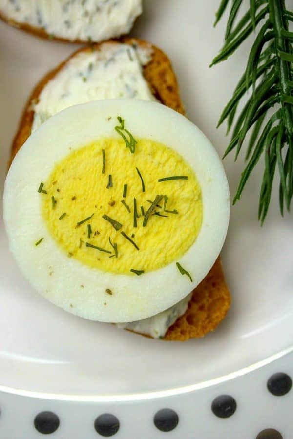 Easy Egg Dill Crostini Appetizer – Must Love Home