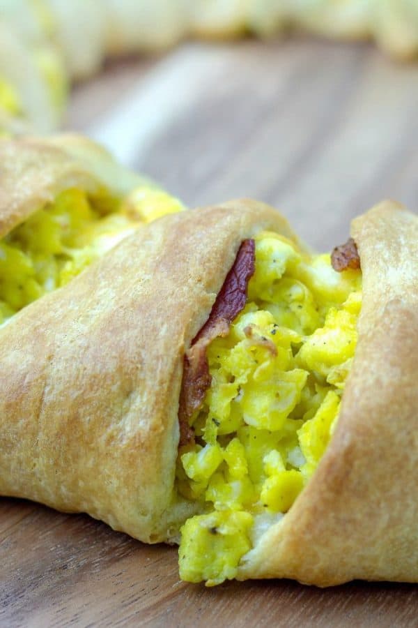 Cheesy Bacon Egg Breakfast Crescent Ring – Must Love Home