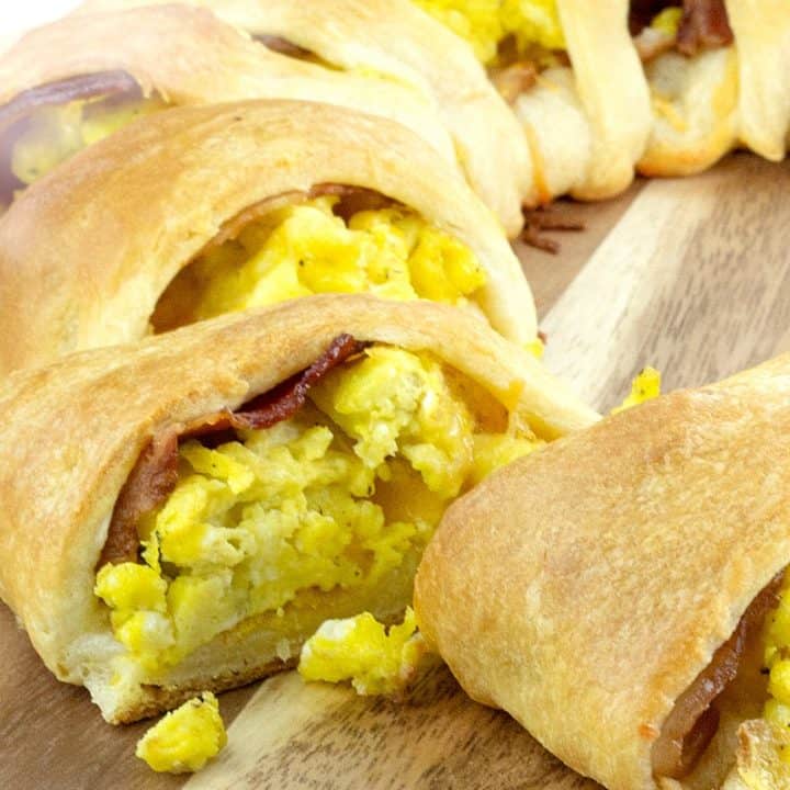 Cheesy Bacon Egg Breakfast Crescent Ring – Must Love Home