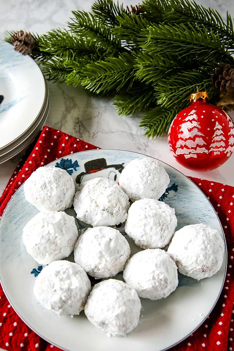 chocolate-chip-snowball-cookies-must-love-home