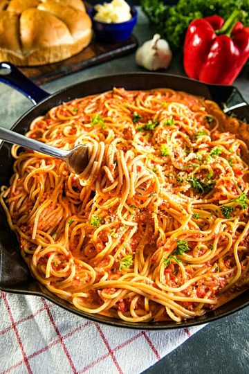 Fast and Easy Roasted Red Pepper Pasta – Must Love Home