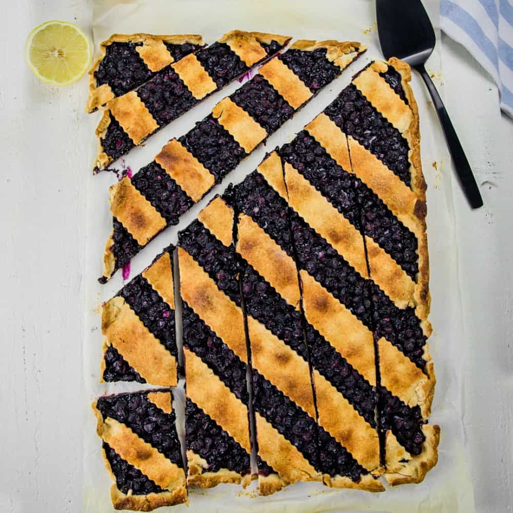 https://www.mustlovehome.com/wp-content/uploads/2020/09/Blueberry-Slab-Pie-5.jpg