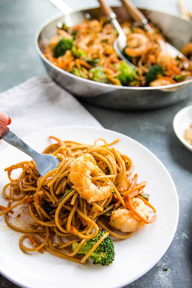 Easy Sesame Shrimp Pasta – Must Love Home